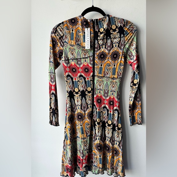 🆕 Alice + Olivia, Delora Paneled Flare Mini Dress Paisley, Size 2 | 350 - Picture 2 of 9